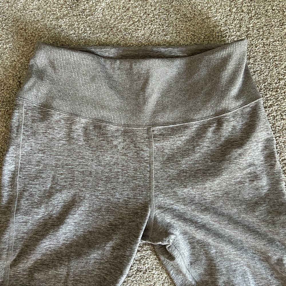 COPY - Alo yoga, super soft leggings in heathered beige. Size large.